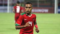 Gelandang serang Todd Rivaldo Ferre tampil penuh dalam laga melawan Laos dalam Grup A Piala AFF U-19 2018 di Stadion Gelora Delta, Sidoarjo, Minggu (1/7/2018). (Bola.com/Aditya Wany)
