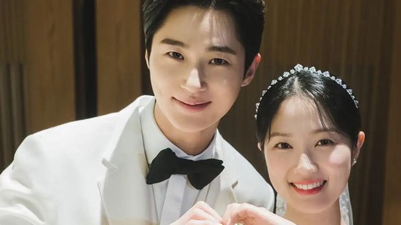 Im Sol dan Ryu Sun Jae di Episode Akhir Lovely Runner