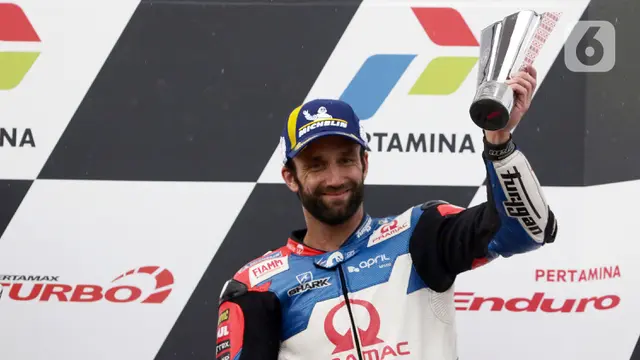 FOTO: Senyum Kemenangan Pembalap MotoGP Seri Pertamina Mandalika International Street Sirkuit