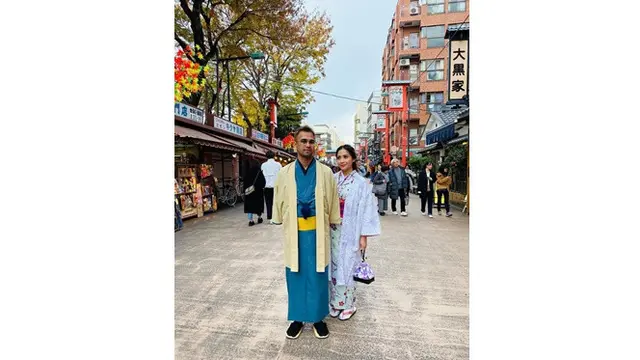 6 Momen Mesra Raffi Ahmad dan Nagita Slavia Selama di Jepang, Romantis