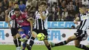 <p>Paruh pertama duel Udinese vs Juventus pun selesai dengan skor sama kuat 0-0. (Andrea Bressanutti/LaPresse via AP)</p>
