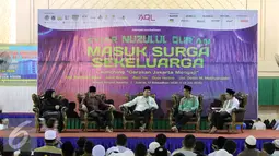 Ustad Bactiar Nasir (tengah) saat menjadi narasumber Peringatan Nuzulul Quran dengan tema ‘Masuk Syurga Sekeluarga’ di Masjid Istiqlal, Jakarta, Jumat (3/7/2015). Dalam acara tersebut diluncurkan “Gerakan Jakarta Mengaji”. (Liputan6.com/Helmi Afandi)
