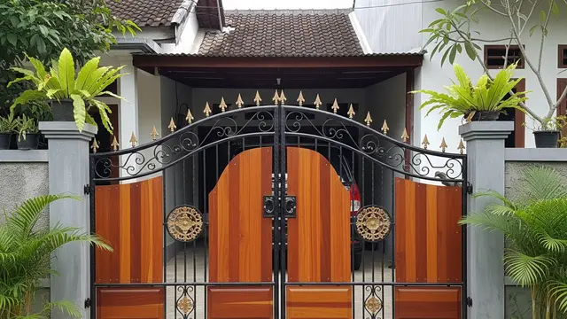 9 Model Pagar Besi Lipat Dua Daun untuk Carport Kecil