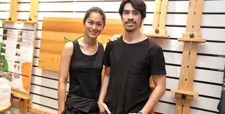 Hampir dua tahun Prisia Nasution resmi dipersunting Iedil Putra, aktor asal Malaysia. Namun hingga kini, belum ada tanda-tanda pasangan ini memiliki momongan. Kedua pasangan ini juga tak memusingkan. (Adrian Putra/Bintang.com)