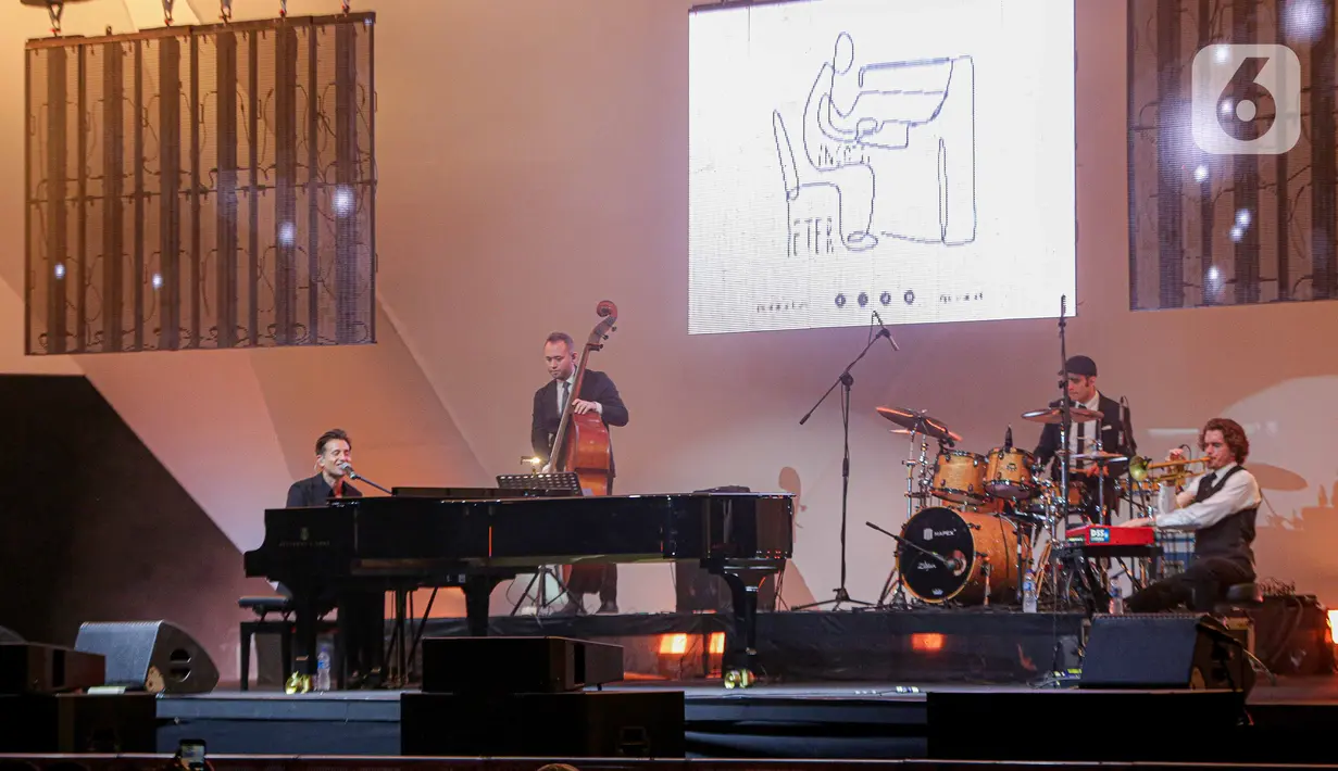Mulai bermain piano sejak  usia 3 tahun, nama Peter Cincotti memang sudah tak asing lagi di kalang pencinta musik jaz dunia. (Liputan6.com/Faizal Fanani)