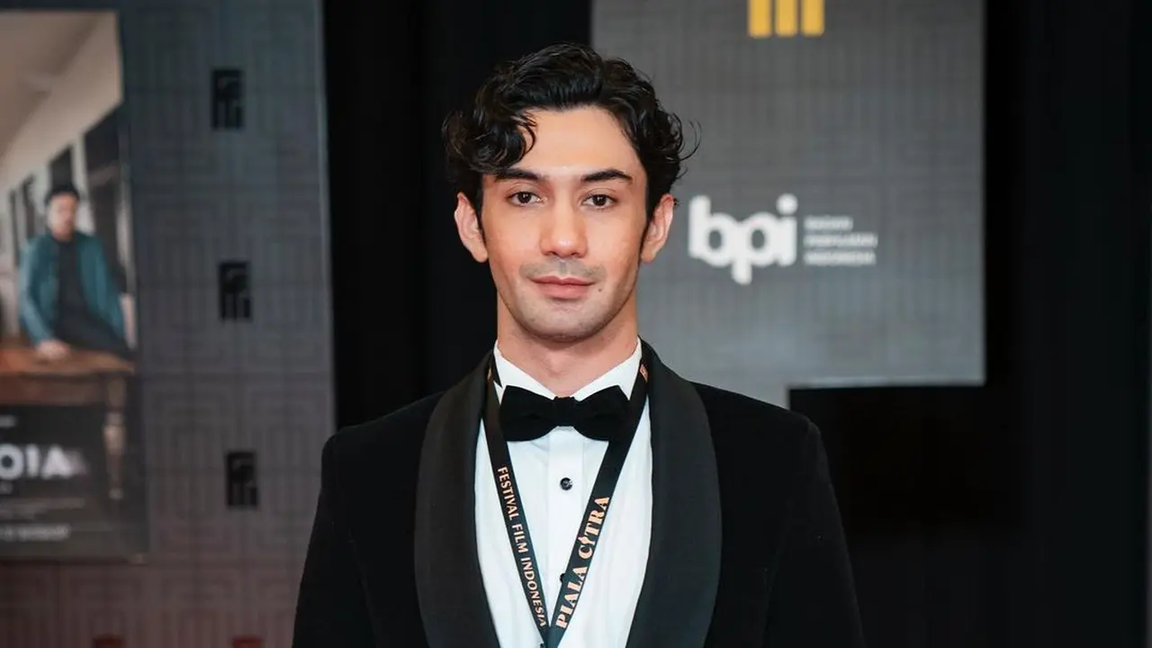 Reza Rahadian.
