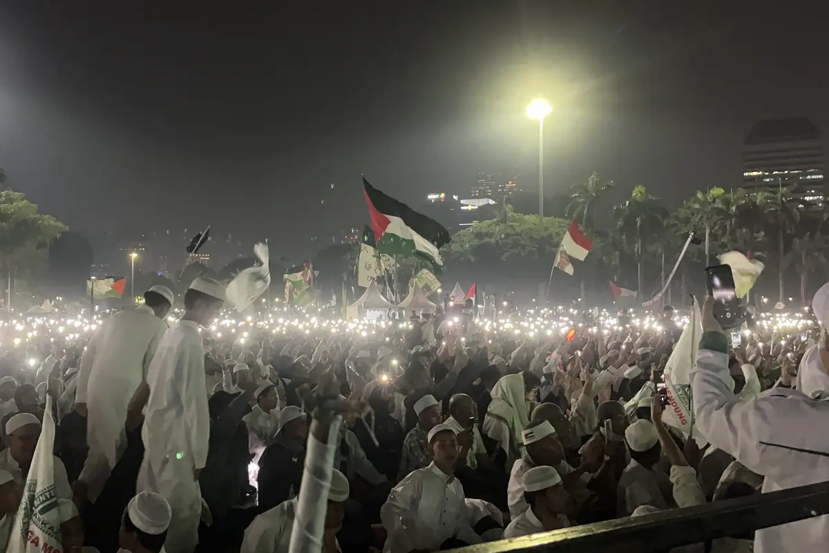 Reuni 212 di Monas, Jakarta Pusat, Selasa (2/12/2025) malam (Liputan6.com/Winda Nelfira)