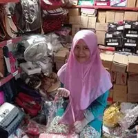 Ia bercerita bahwa ia merasa sangat beruntung bisa mendapatkan pekerjaan tersebut, karena ia berasal dari keluarga sederhana.