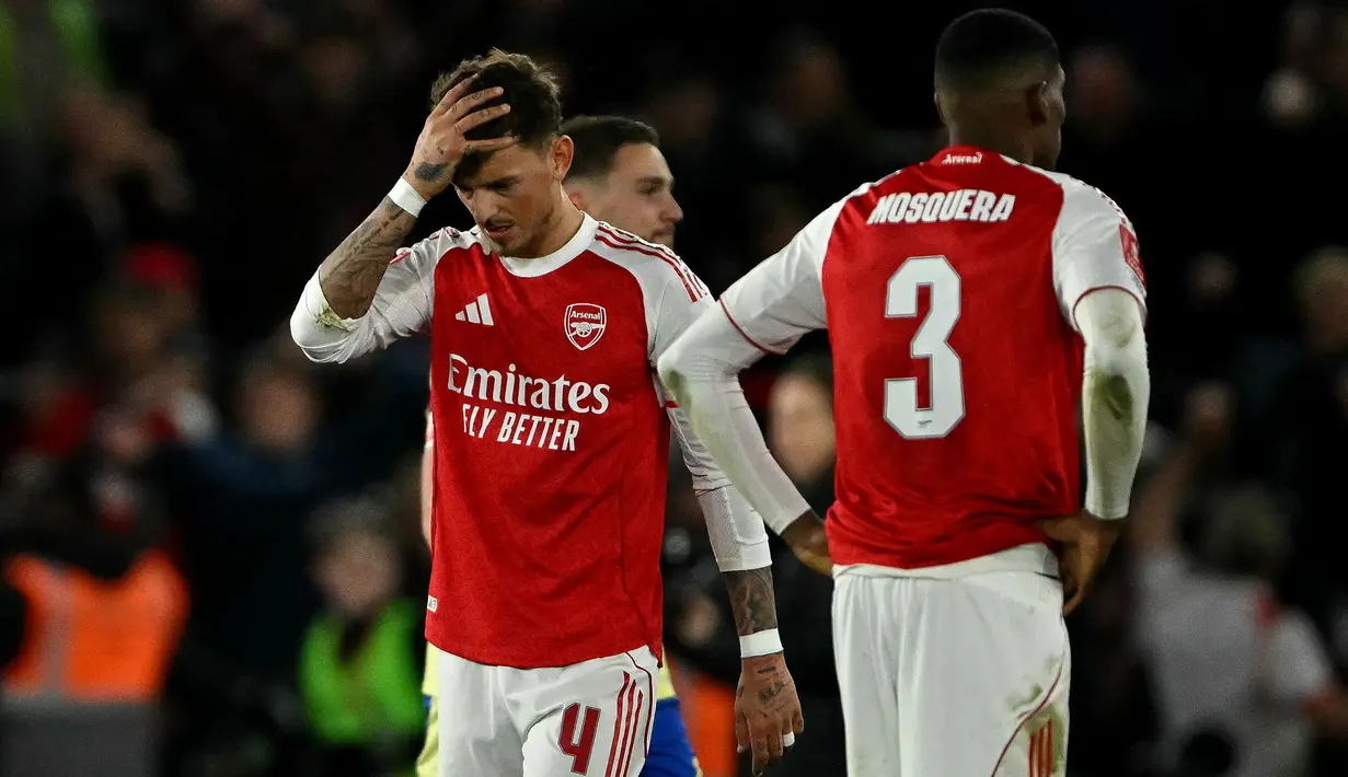 Kini, Arsenal hanya berpeluang untuk menambah trofi dari Liga Champions dan Liga Inggris. (AFP/Glyn Kirk)