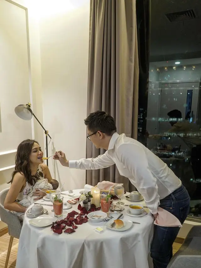 6 Momen Shandy Aulia Bersama Suami Asuh Anaknya, Curi Perhatian
