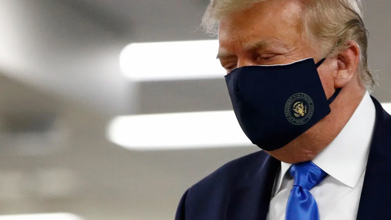 Donald Trump Pakai Masker