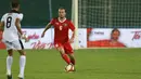 <p>Marc Klok sempat membuat blunder di kotak penalti hingga Timor Leste mendapat hadiah penalti. Beruntung, kiper Ernando Ari Sutaryadi mampu mementahkan tendangan penalti pemain Timor Leste. (Bola.com/Ikhwan Yanuar)</p>