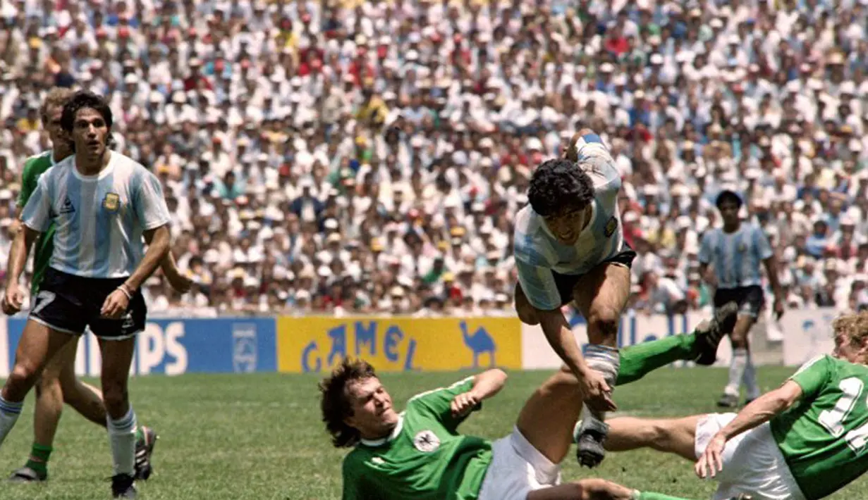 Laga perdana Jerman kontra Argentina di Final Piala Dunia terjadi di Stadion Azteca, Meksiko, 29 Juni 1986. (AFP PHOTO)