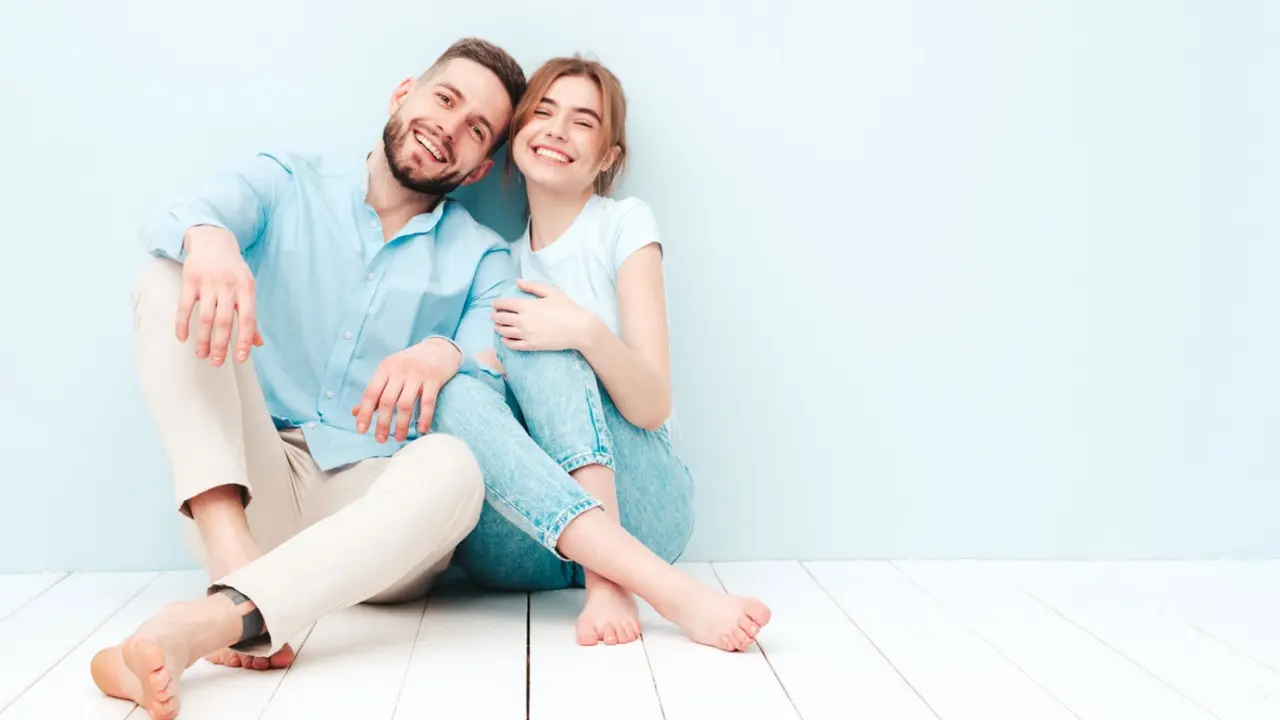 Ilustrasi pasangan cinta, romantis, bahagia