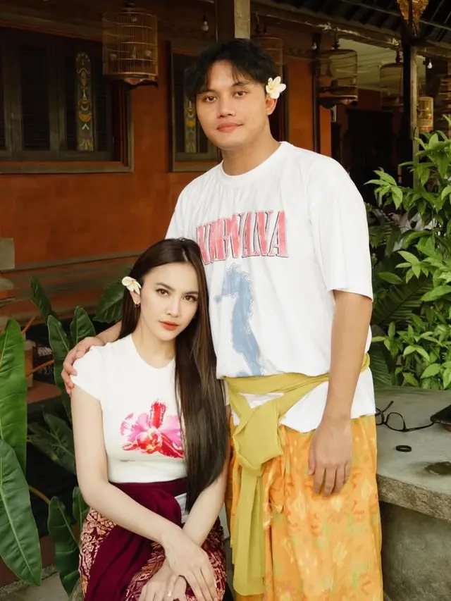 OOTD Mahalini saat Pulang Kampung ke Bali. (@mahaliniraharja)