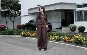 Melly Lee Sampai di Korea Selatan, Pamer Potret di Depan KBRI Seoul