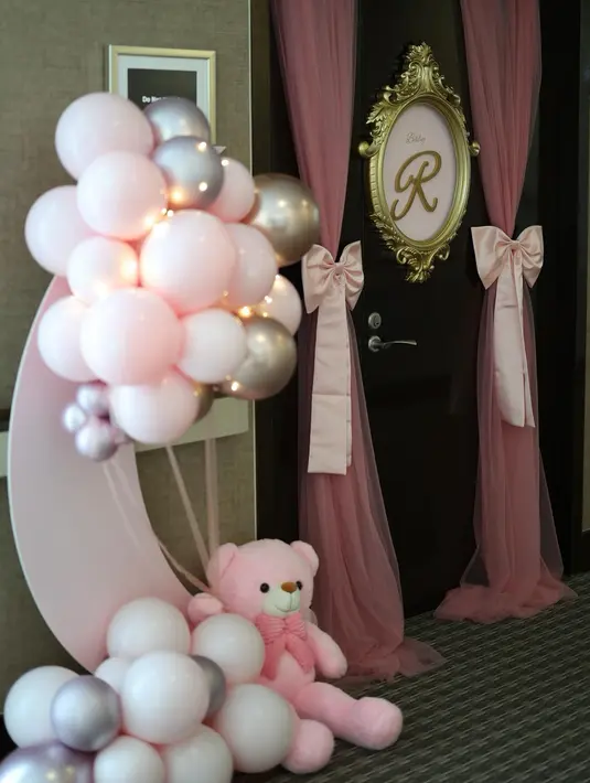 "31st Of July 2024 ~ Mengabadikan Moment Sehari Sebelum Menyambut Kelahiran Our Baby “ Princess R," tulis Syahrini dalam keterangannya. (Foto: Instagram/ princessyahrini)