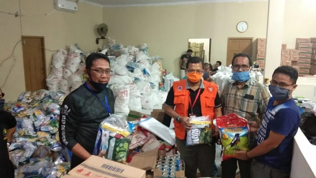 Polda Sulsel segera mengekspos identitas tersangka dugaan mark up paket sembako untuk dampak pandemi covid-19 (Liputan6.com/ Eka Hakim)
