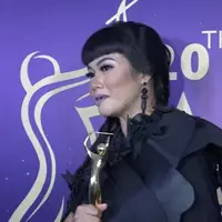 Sukses dengan lagu ciptaannya yang berhasil menghasilkan piala AMI Awards 2017 membuat Yura Yunita ingin membuat konsep baru di album keduanya.