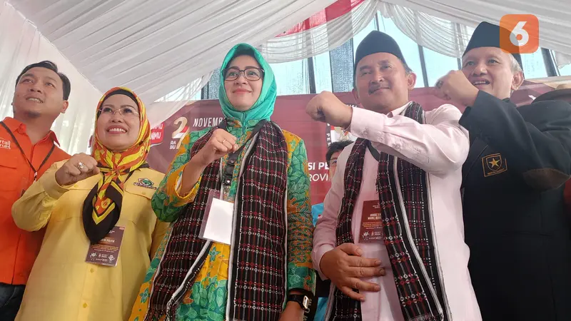 Airin Rachmi Diany dan Ade Sumardi Resmi Mendaftar ke KPU Banten. (Rabu, 28/08/2024). (Yandhi Deslatama/Liputan6.com).