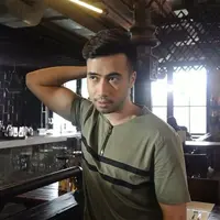 Vidi Aldiano bekerjasama dengan beberapa musisi senior seperti Andien, Be3, dan Candra Darusman untuk album Persona. Apakah ini merupakan impian dari Vidi? 