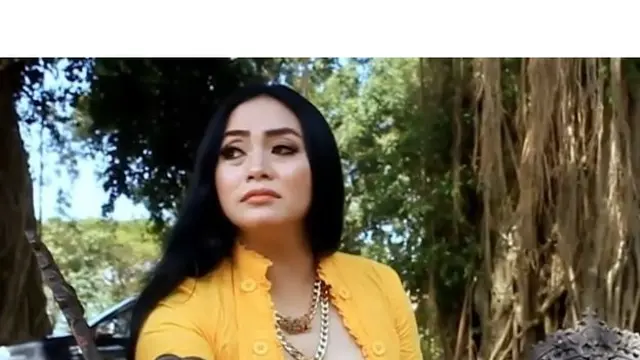 Jarang Terekspos, Ini 7 Potret Yan Vellia Istri Didi Kempot