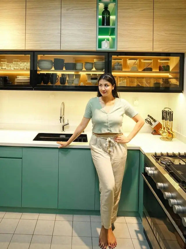 Potret Dapur Hijau Sharena Delon