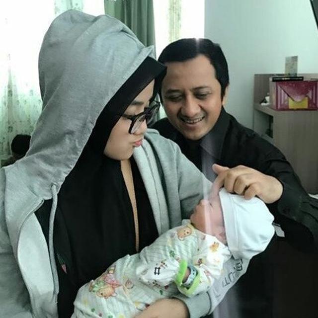 Yusuf Mansur dan Wirda Mansur