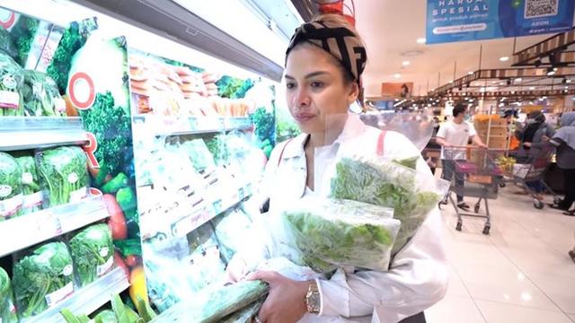 7 Potret Nikita Mirzani Belanja Bulanan saat Pandemi Corona, Habis Rp 13 juta