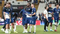 Ekspresi pemain Chelsea setelah pertandingan melawan Liverpool pada Piala Super Eropa 2019 di Besiktas Park, di Istanbul (15/8/2019). Chelsea kalah lewat adu penalti atas Liverpool 5-4 (2-2). (AFP Photo/Ozan Kose)