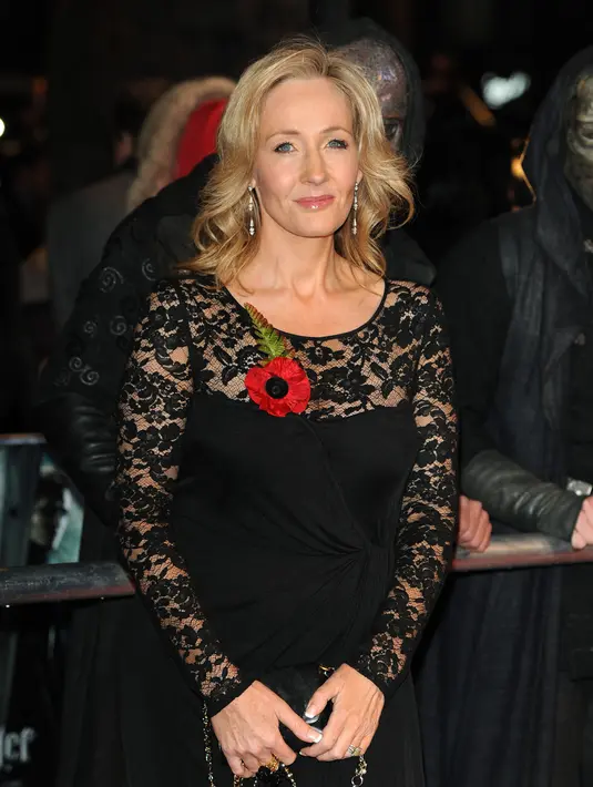 Petualangan baru yang ditampilkan dalam ‘Fantastic Beats and Where to Find Them’ sendiri merupakan film yang diangkat dari novel karangan J.K Rowling yang juga merupakan penulis dari novel laris ‘Harry Potter’.  (Bintang/EPA)