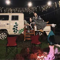 Tahun baru menjadi momen yang pas berkumpulnya bersama keluarga. Begitu pun dengan para selebritis tanah air menghabiskan malam tahun baru bersama keluarga mereka, mulai dari di rumah saja hingga traveling. Bagaimana penampilan mereka? Mari kita simak.