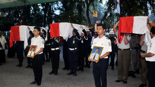 [VIDEO] 3 Jenazah Pegawai KAI Disemayamkan di Stasiun Gambir