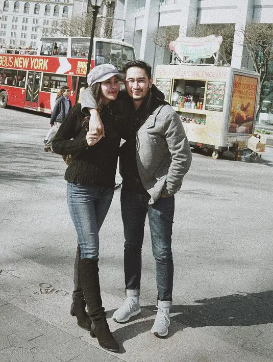 "Masih manja. Karenakan dia anak manja," ujar Amy Qanita ditemui di kawasan Kebon Jeruk, Jakarta Barat, Rabu (9/5/2018). (Instagram/ritchieismail)