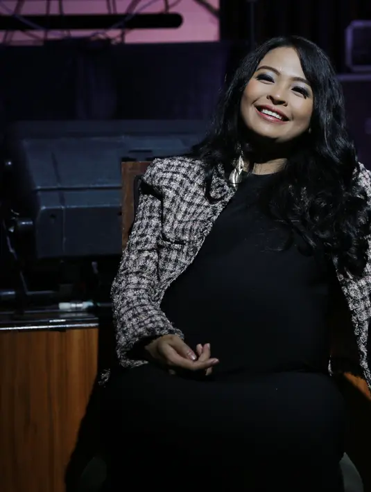 "Prediksi sih pertengahan April yah, soalnya udah masuk delapan bulanan," kata Tantri. (Adrian Putra/Bintang.com)