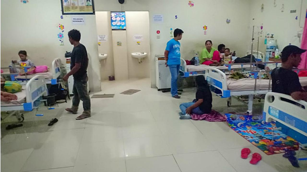 Puluhan Pengungsi di Palu Keracunan Makanan