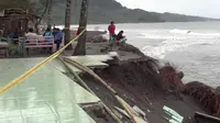 Gelombang Pasang Menerjang, Kawasan Pantai Lumajang Diberi Garis Polisi