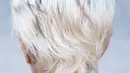 Rambut putih dari legenda bulutangkis Indonesia, Tati Sumirah yang kini usianya sudah menginjak 66 tahun. (Bola.com/Atet Dwi Pramadia