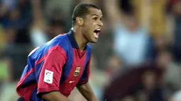 5. Rivaldo - Penyerang Legendaris ini telah banyak mengukir prestasi baik di klub maupun negaranya. Selama 24 tahun berkarier sebagai pesepak bola, Rivaldo telah memperkuat 15 klub. (AFP/Christophe Simon)