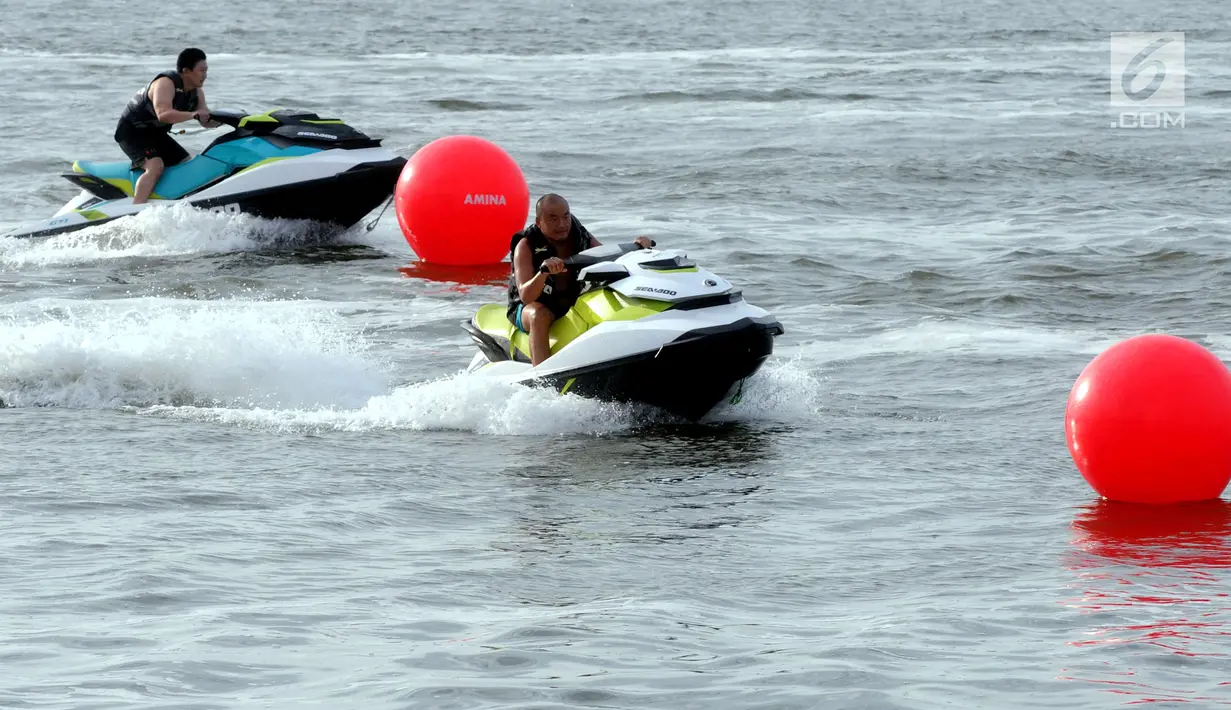 Pengemar BMW M Owners Club Indonesia mengikuti Sea-Doo Slalom Competition di Jetski Indonesia Academy, Ancol, Jakarta, Sabtu (2/3). Olahraga ini untuk melatih ketangkasan keamanan dalam mengemudi kendaraan. (merdeka.com/Dwi Narwoko)