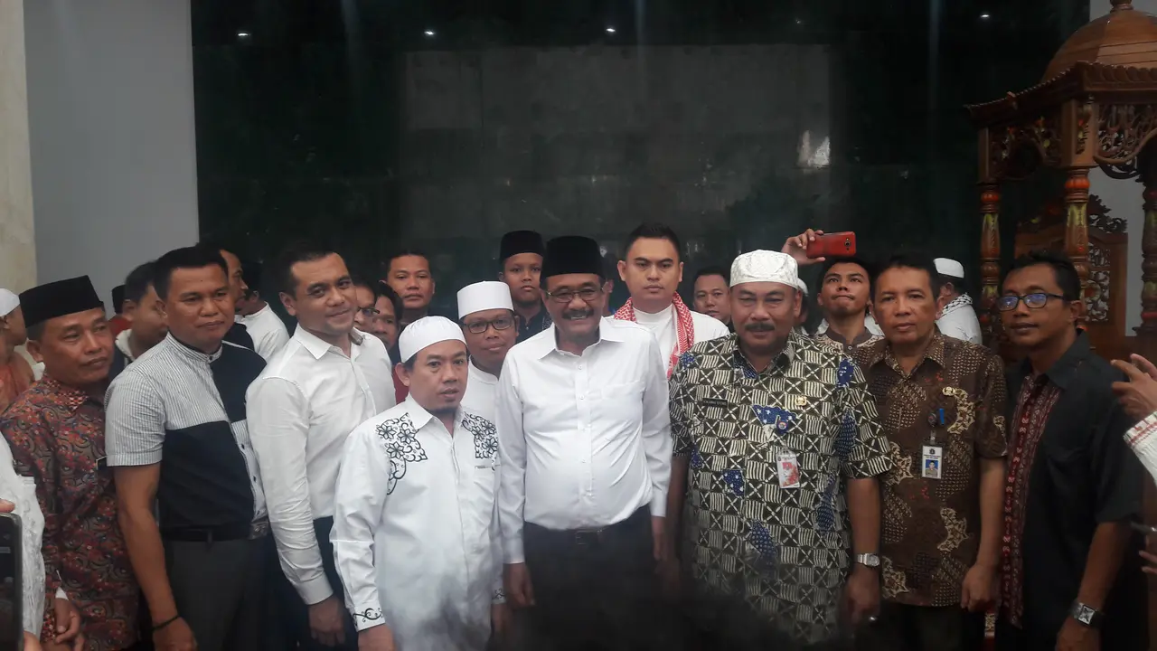 Salat Jumat di Masjid Raya Jakarta, Djarot Cek Keadaan