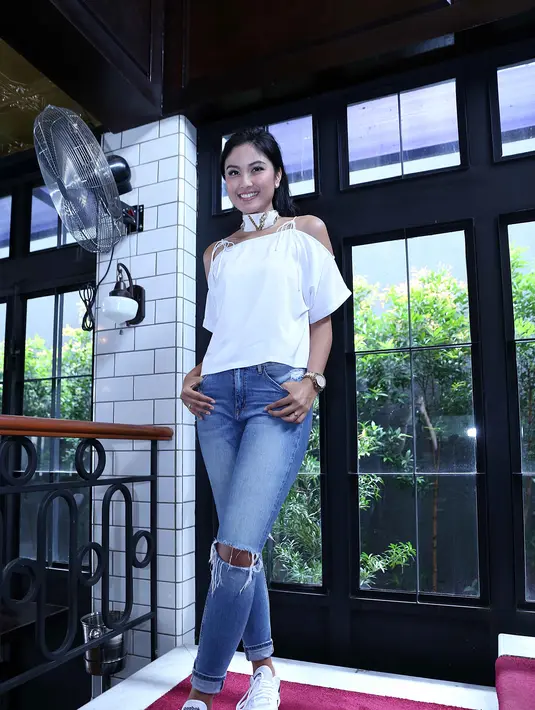 Beberapa tahun menekuni model, ia lantas mencoba peruntungan dalam ajang Putri Indonesia tahun 2008. Ia sukses menjadi pemenangnya. (Nurwahyunan/Bintang.com)