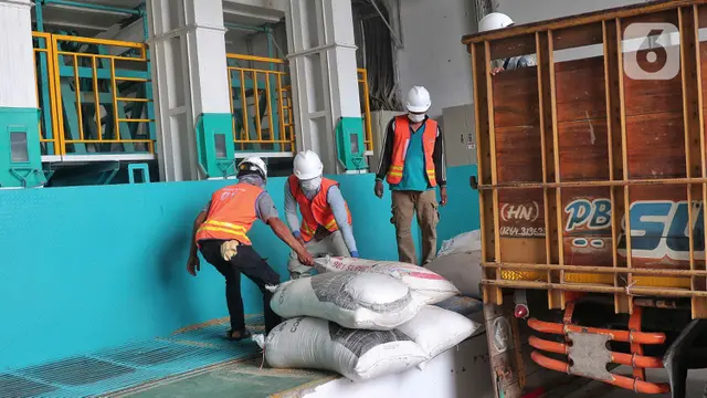 Mengintip Infrastruktur Pengolahan Beras Modern Bulog di Karawang