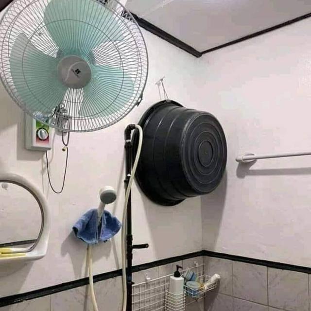 6 Potret Kipas Angin di Tempat Tak Biasa Ini Bikin Geleng Kepala