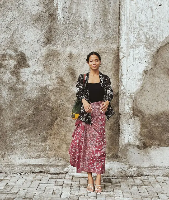 Inspirasi kebaya ala Putri Marino, tetap stylish dan elegan dengan paduan tradisional-modern