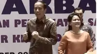 Jokowi dan Iriana joget Maumere. (Foto: Facebook Presiden Joko Widodo)