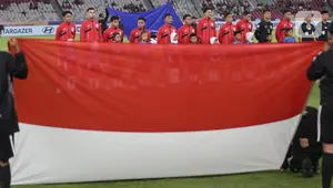 Pemain Timnas Indonesia U-23 sesaat sebelum bertanding melawan Brunei Darussalam pada laga Grup A ASEAN U-23 Championship Mandiri Cup 2025 (Piala AFF U-23 2025) di Stadion Utama Gelora Bung Karno, Jakarta, Selasa (15/7/2025). (Liputan6.com/Helmi Fithriansyah)