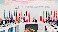 Presiden Jokowi dalam&nbsp; Sesi Kerja Mitra G7 yang membahas soal iklim, energi, dan lingkungan di Grand Prince Hotel Hiroshima, Jepang, pada Sabtu, 20 Mei 2023. (Foto: Laily Rachev - Biro Pers Sekretariat Presiden)