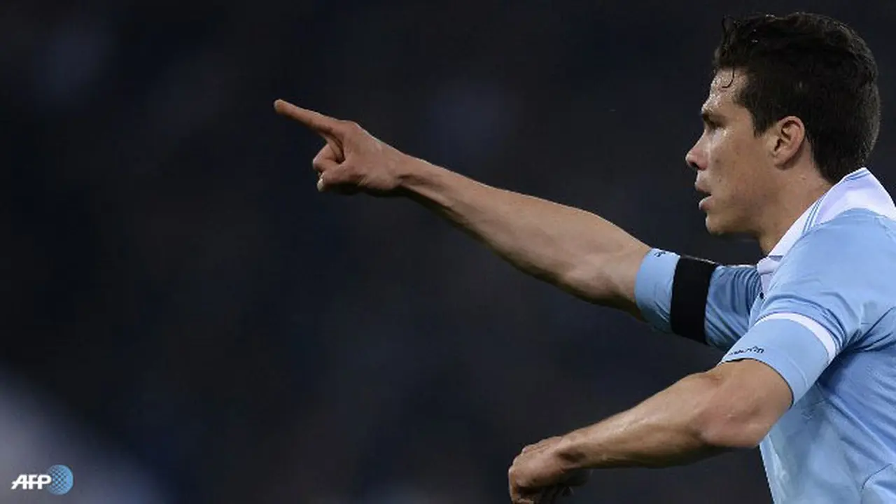 hernanes-130620c.jpg