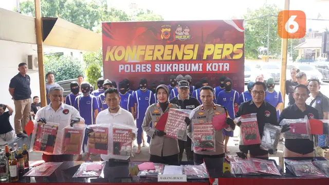 Ibu rumah tangga jadi tersangka bersama puluhan tersangka penyalahgunaan dan pengedaran narkotika dan obat terlarang, ditangkap Polres Sukabumi Kota (Liputan6.com/Fira Syahrin).
